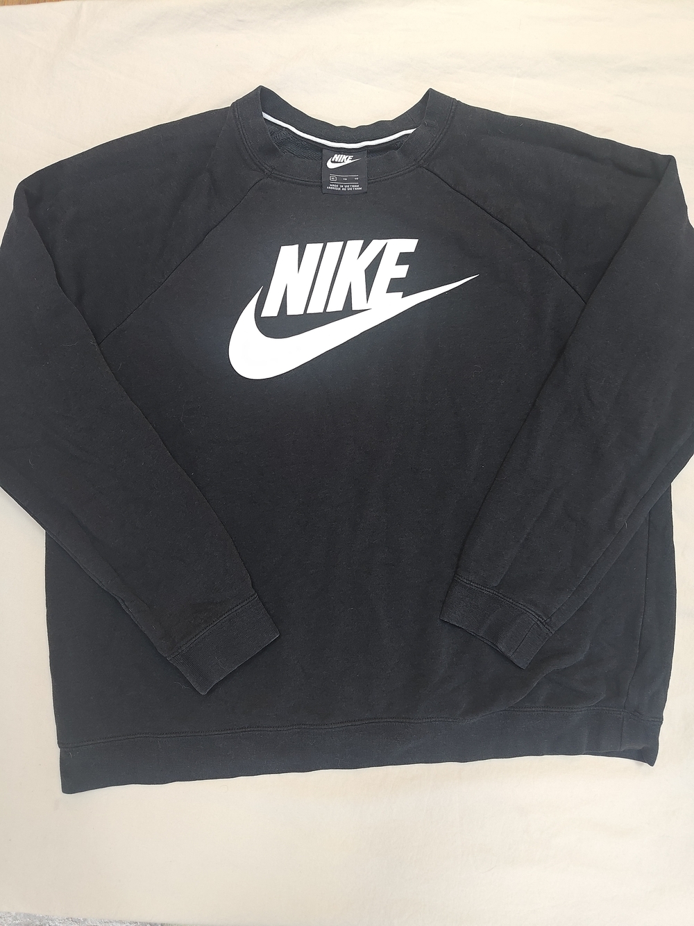 Nike Women's Black Logo Crewneck Sweatshirt